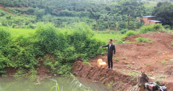 Gia Lai: Xót xa vớt được thi thể 3 cha con dưới hồ