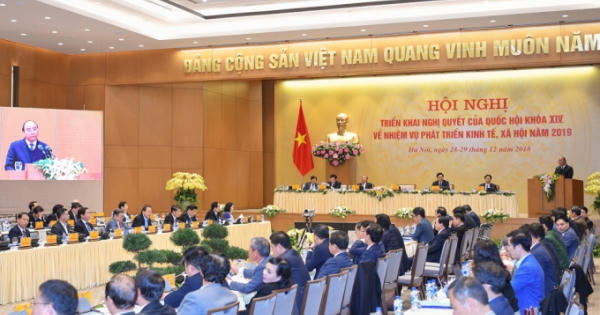 Thủ tướng: 'Lo Tết cho nhân dân, không phải lo Tết cho cán bộ cấp trên' Thủ tướng: 'Lo Tết cho nhân dân, không phải lo Tết cho cán bộ cấp trên'