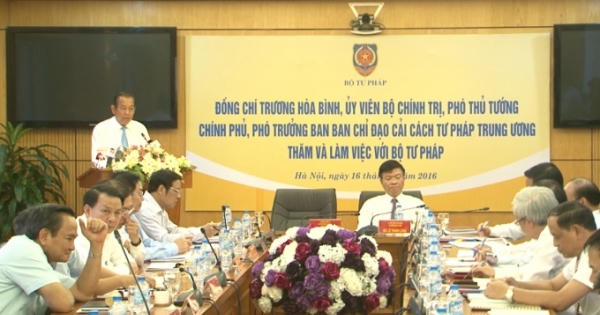 Phó Thủ tướng Chính phủ Trương Hòa Bình biểu dương ngành Tư pháp