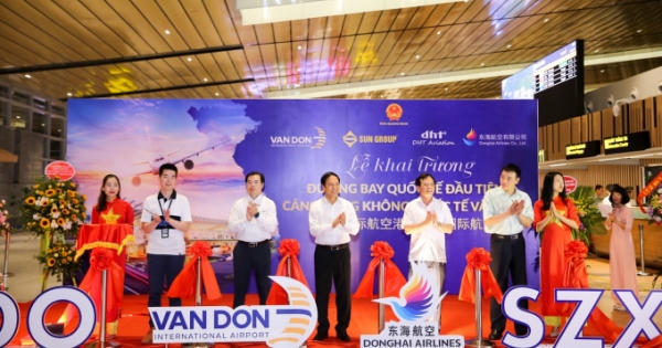 Sân bay Vân Đồn đón chuyến bay quốc tế đầu tiên
