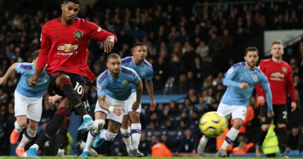 Man City 1-2 M.U: Kéo sập Etihad, Quỷ đỏ giúp Liverpool chạm một tay đến chức vô địch