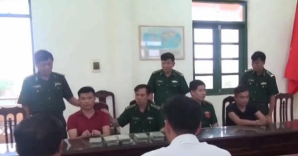 Tin nhanh ngày 8/5/2019: Bắt 2 đối tượng vận chuyển 10 bánh Heroin
