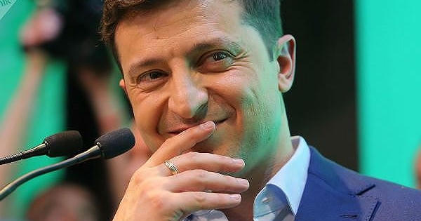 Tân Tổng thống Ukraine bất ngờ cách chức hàng loạt nhân sự cấp cao Tân Tổng thống Ukraine bất ngờ cách chức hàng loạt nhân sự cấp cao