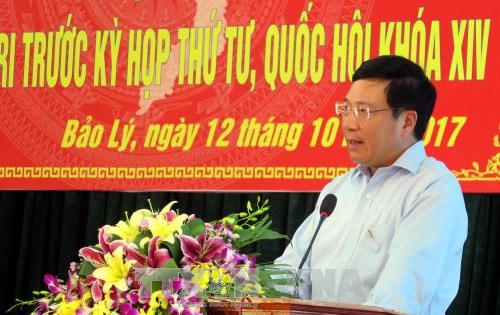 Phó Thủ tướng Phạm Bình Minh tiếp xúc cử tri Thái Nguyên