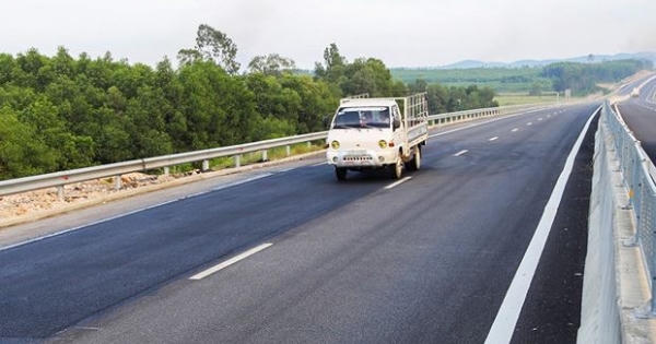 Cao tốc Đà Nẵng – Quảng Ngãi: Cào bóc hơn 5.500 m2 để sửa chữa 70 m2