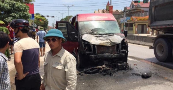 Xe máy và xe khách bốc cháy, hai vợ chồng tử vong sau cú va chạm kinh hoàng