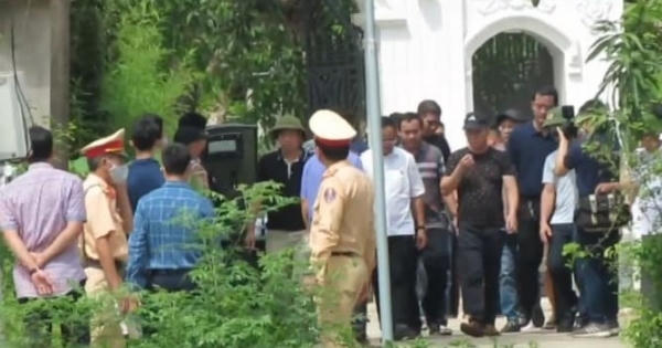 Vụ bắn 2 người tại Nghệ An: Rút súng quân dụng bắn gục hai người ngay tại cổng