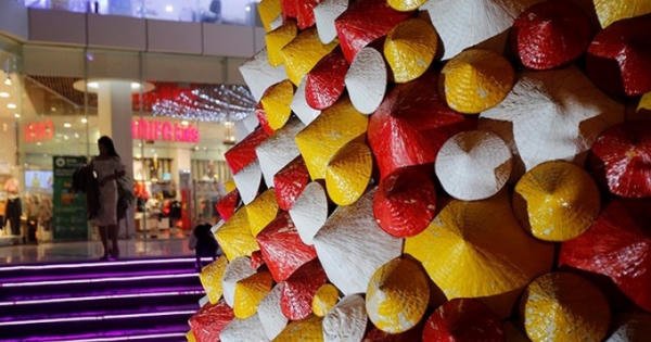 Đường phố Hà Nội rực rỡ chào đón Giáng sinh