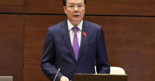 Bộ Trưởng Đinh Tiến Dũng liên tục bị “nhắc nhở” tại nghị trường Bộ Trưởng Đinh Tiến Dũng liên tục bị “nhắc nhở” tại nghị trường