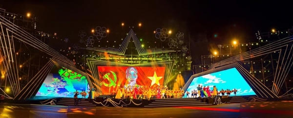 Hướng về miền Trung, Hải Phòng tạm dừng các chương trình nghệ thuật chào mừng thành công Đại hội Đảng