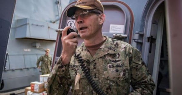 Mỹ điều tra vụ Tư lệnh hạm đội đột ngột qua đời tại Trung Đông