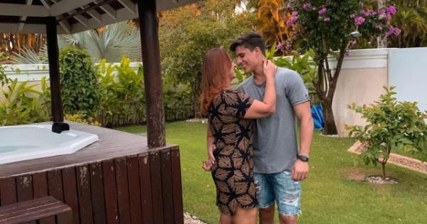 Mẹ của Neymar bất ngờ chia tay "phi công trẻ" Mẹ của Neymar bất ngờ chia tay "phi công trẻ"