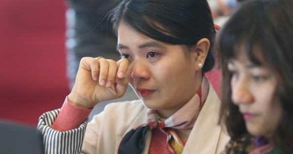 Lương 3 triệu đồng, nhà khoa học trẻ bật khóc vì chẳng thể phụ giúp cha mẹ