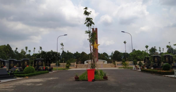 Hàng chục ngôi mộ của cán bộ bị trộm bát nhang