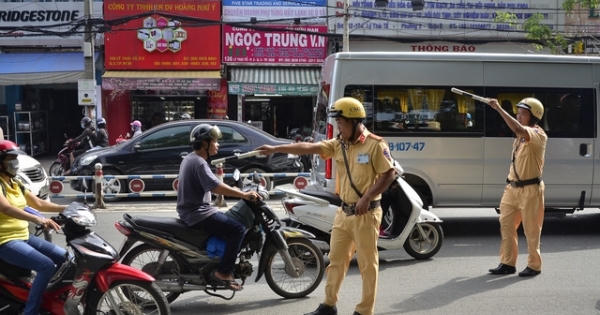 CSGT không được vô cớ dừng xe xác minh xe chính chủ