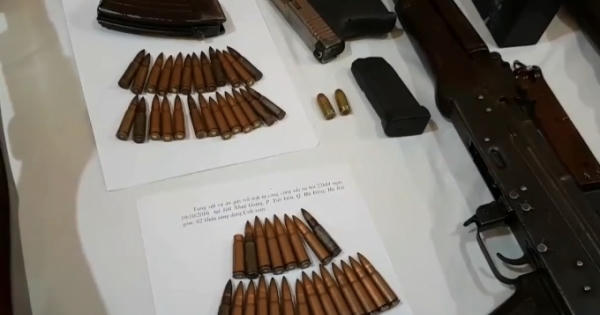 Vụ nổ súng bắn chết người tại nhà nghỉ ở Hà Nội: Tang vật thu giữ có cả súng Ak