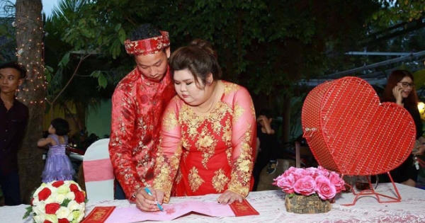 Vỗ béo người yêu từ 90kg lên 120kg rồi mới cưới, ông chồng của năm đây rồi! Vỗ béo người yêu từ 90kg lên 120kg rồi mới cưới, ông chồng của năm đây rồi!