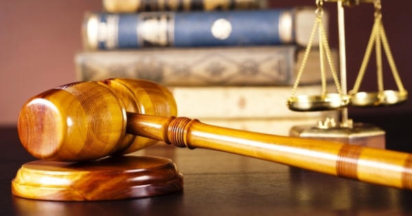 Thế nào là “hành vi trái pháp luật nghiêm trọng của nạn nhân”?