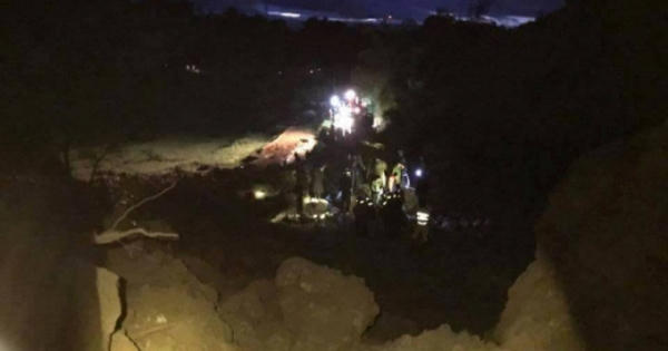 Hòa Bình: Nhà sụt lún, 19 người bị chôn vùi trong đêm