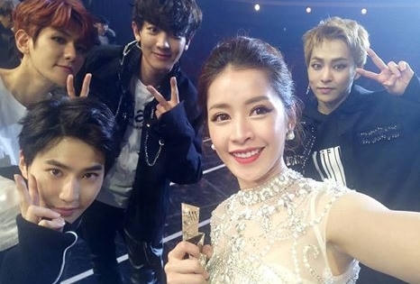 Chi Pu xinh đẹp và nói tiếng anh như gió tại buổi nhận giải ở Hàn Quốc