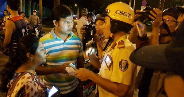 CSGT "bắn" Tiếng Anh "nhanh như gió" giúp ông Hải xin lỗi với 2 du khách Ấn Độ bị giật túi xách