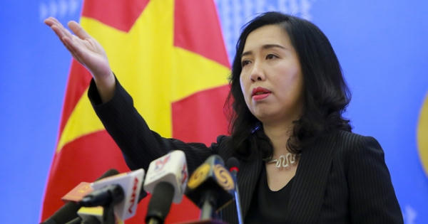 Việt Nam nói gì về việc tàu chiến Mỹ - Trung "chạm trán" trên Biển Đông? Việt Nam nói gì về việc tàu chiến Mỹ - Trung "chạm trán" trên Biển Đông?