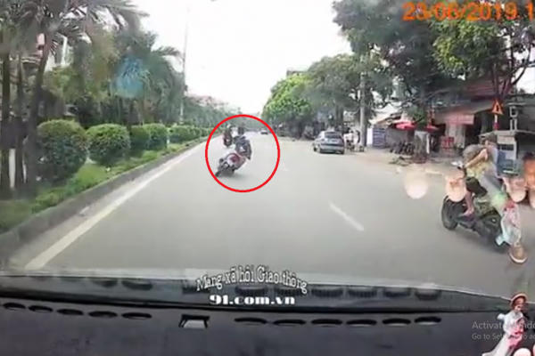 Clip: Phóng nhanh vượt ẩu nam thanh niên chút nữa "quên cả lối về"