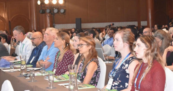 200 nhà khoa học chia sẻ kinh nghiệm chẩn trị bệnh Whitmore 200 nhà khoa học chia sẻ kinh nghiệm chẩn trị bệnh Whitmore