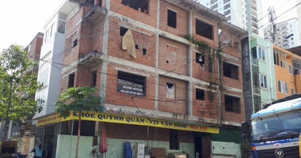 Những biệt thự "cởi trần" giá tỷ đô ở Hà Thành