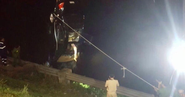 Hà Nam: Danh tính 2 người tử vong trong vụ xe ô tô con nghi mất lái lao xuống trạm bơm Hà Nam: Danh tính 2 người tử vong trong vụ xe ô tô con nghi mất lái lao xuống trạm bơm