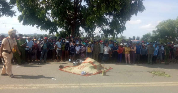 Xe tải chạy tốc độ cao tông xe máy, một người đàn ông thiệt mạng