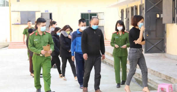 Phá đường dây đánh bạc mỗi ngày “giao dịch” gần nửa tỷ đồng