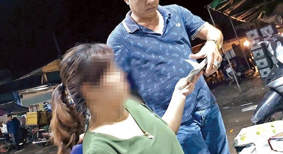 Vụ "bảo kê" chợ Long Biên: Đại biểu Quốc hội nêu nghi vấn về "những tảng băng chìm"