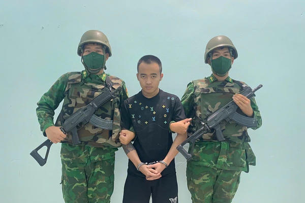 Đồn Biên phòng Cửa khẩu quốc tế Mộc Bài bắt giữ đối tượng bị truy nã đặc biệt Đồn Biên phòng Cửa khẩu quốc tế Mộc Bài bắt giữ đối tượng bị truy nã đặc biệt