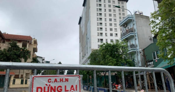 Hà Nội phong tỏa đường Trần Phú, chuẩn bị tiếp tục 'cắt ngọn' tòa nhà 8B Lê Trực Hà Nội phong tỏa đường Trần Phú, chuẩn bị tiếp tục 'cắt ngọn' tòa nhà 8B Lê Trực