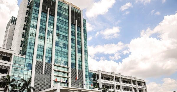 Muốn tự chủ đúng nghĩa, hiệu trưởng phải 'vượt rào'?