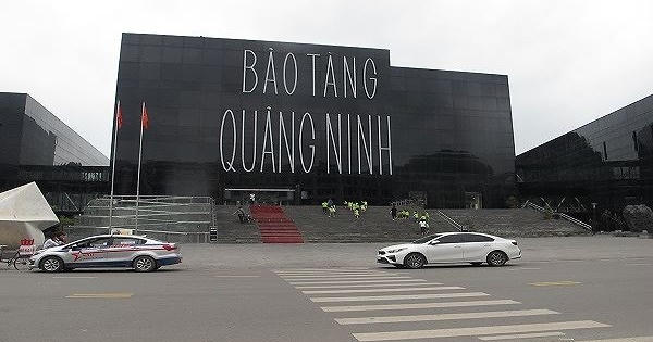 ‘Viên ngọc đen’ bên bờ biển Hạ Long