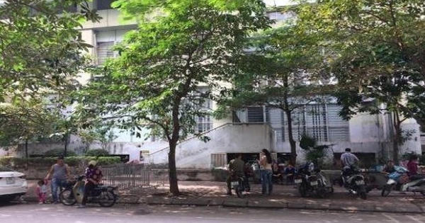 Hoảng hồn thấy bé trai 5 tuổi nghi rơi từ tầng 7 xuống