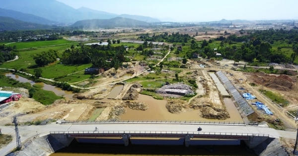 Slide Địa ốc: Đà Nẵng phát hiện nhiều sai phạm tại các Dự án ở hai xã Hòa Sơn, Hòa Liên Slide Địa ốc: Đà Nẵng phát hiện nhiều sai phạm tại các Dự án ở hai xã Hòa Sơn, Hòa Liên