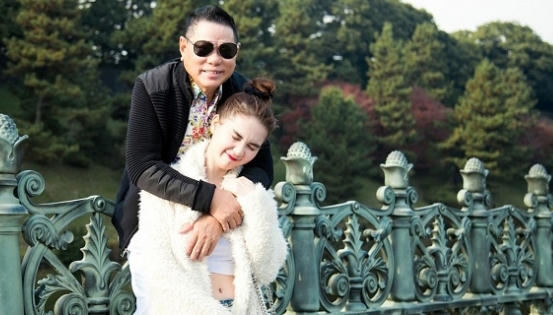 Vết son Ngọc Trinh trên má "người tình tỷ phú"