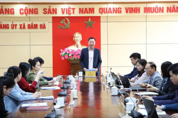 Phó Chủ tịch UBND tỉnh Quảng Ninh kiểm tra công tác chuẩn bị bầu cử tại Đầm Hà