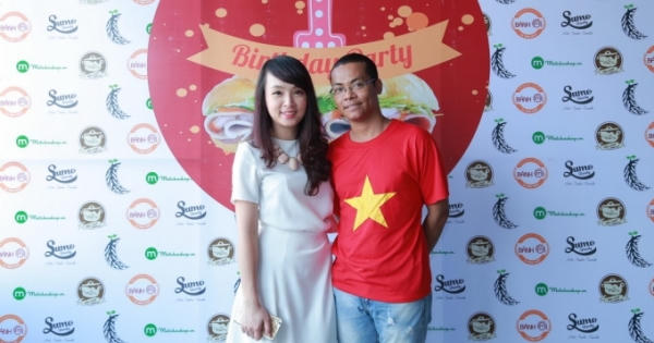 Vua đầu bếp Minh Nhật bán bánh mì “Chị Dậu” bảo trợ người nghèo