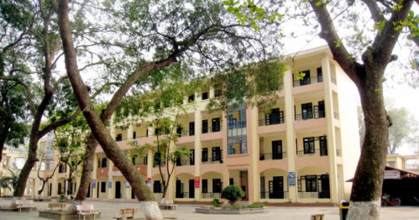 Kỳ 4: Hiệu trưởng trường THPT Dương Xá lạm thu cả trăm triệu cũng chỉ bị "kiểm điểm"