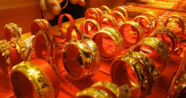 Giá vàng hôm nay 8/4: Vàng thế giới giảm mạnh