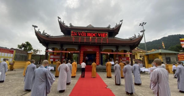 Tăng Ni sinh HVPGVN nô nức bỏ phiếu bầu cử, hòa chung Ngày hội toàn dân