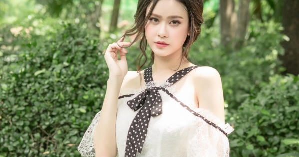 Ca sĩ Trương Quỳnh Anh khoe vẻ đẹp tinh khôi, cuốn hút với những thiết kế chấm bi