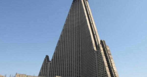 8 tòa nhà chọc trời bị lãng quên