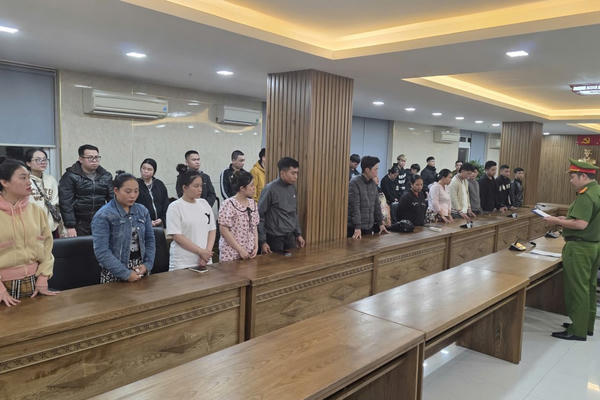 Bắt giữ 35 đối tượng trong đường dây mua bán trái phép thông tin tài khoản ngân hàng