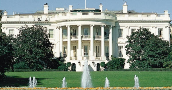 Mỹ chặn bưu kiện nghi chứa chất độc chết người gửi tới Tổng thống Trump