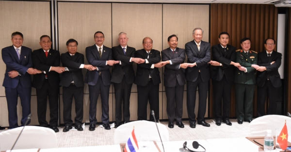 Các đồng minh toàn cầu kêu gọi Mỹ tiếp tục tuần tra Biển Đông